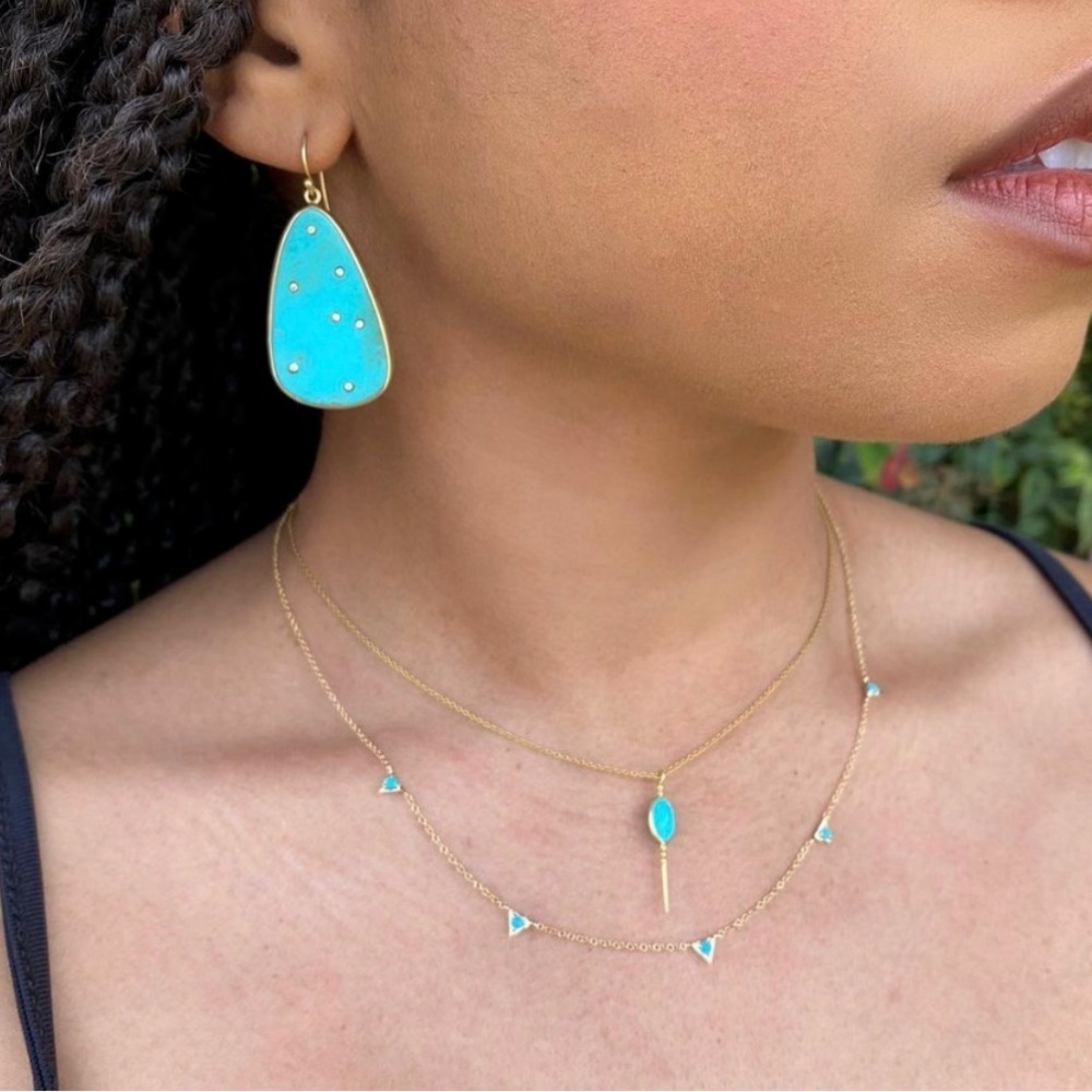 MOONDANCE 14K YELLOW GOLD INVERTED TURQUOISE TRIANGLE STATION NECKLACE (107)